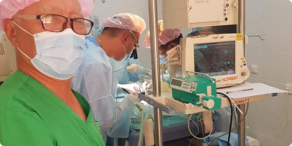Ордабаев Ернур Аханович провел уникальную операцию на открытом сердце недоношенному ребенку по лигированию (закрытию) открытого артериального протока