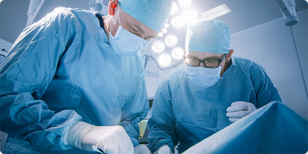 Нейрохирурги "МОБ" провели успешную операцию подростку с переломом шейных позвонков